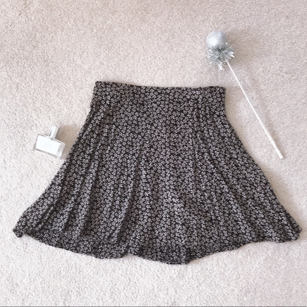 brandy melville • flower skirt